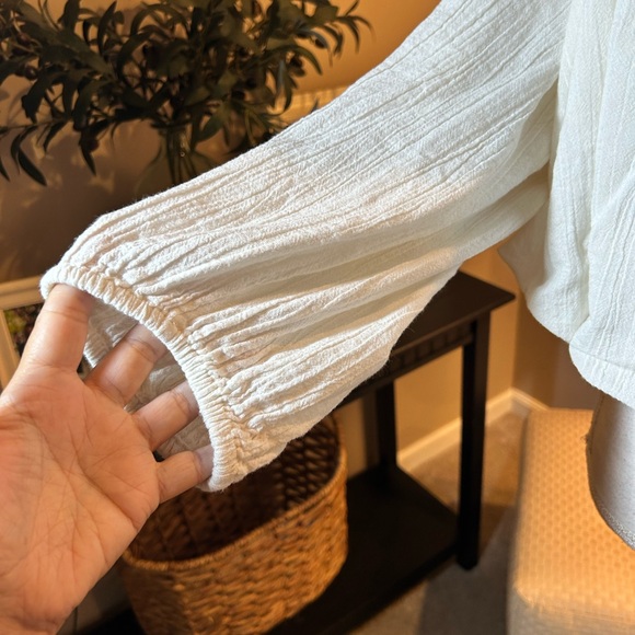 ❗️SOLD❗️We The Free Cream Blousy Crop Top - Picture 5 of 10